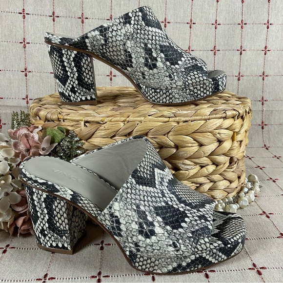 Vince “Wyatt” Snakeskin Embossed Leather Heeled Sandals Size 6 Mules NWOB - Picture 4 of 8